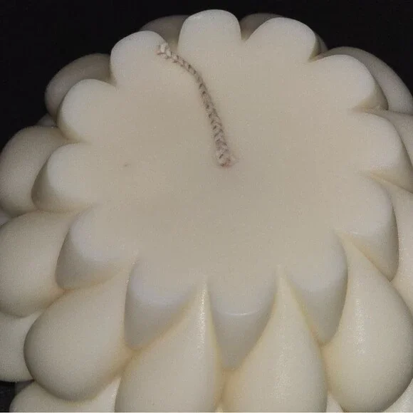 Lawa‎ Decorative Candle 2.5lbs Soy Wax, Handmade, - Picture 4 of 7